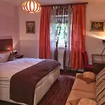 Hotel Attaché 3*