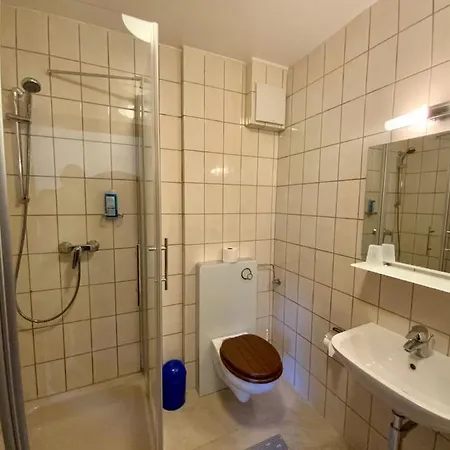 Hotel Attache 3*