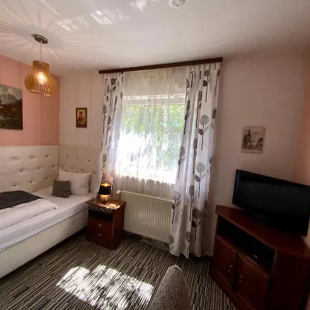 Hotel Attache