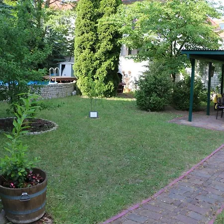 Attache Hotel