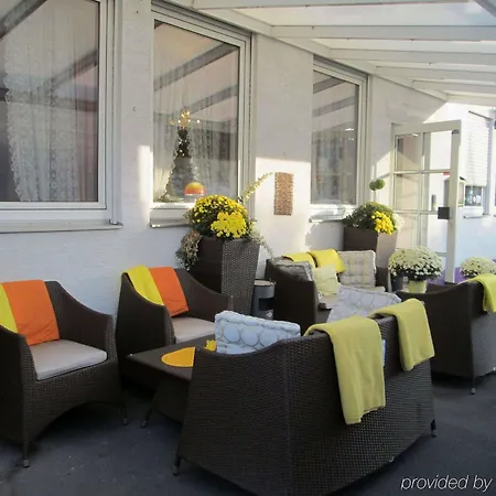 Attache 3* Raunheim