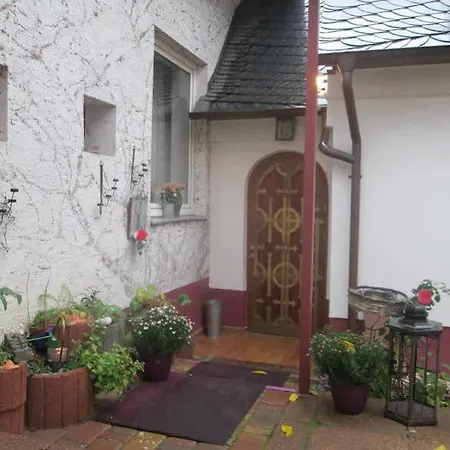 Attache Hotel 3*