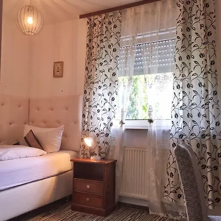 ホテル アタッシェ 3*