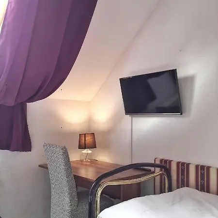 Attache Hotel