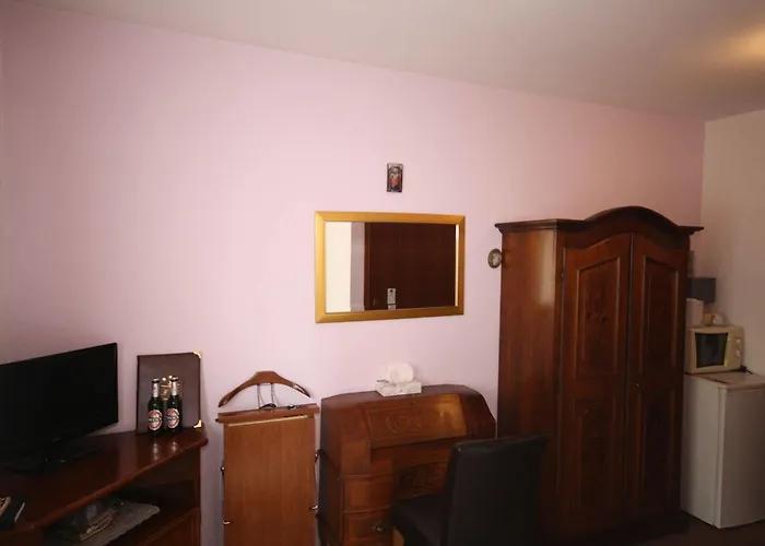 Attaché Szálloda 3*