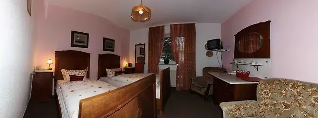 Szálloda Attaché Raunheim