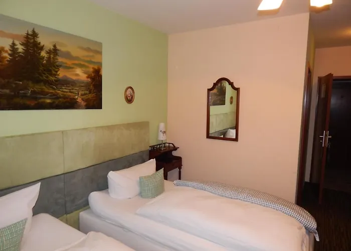 Attaché Szálloda 3*